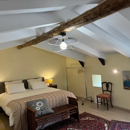Et Piscine Au Sein De La Bastide De La Breure *