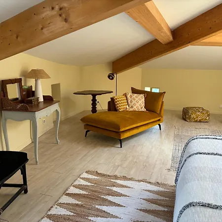Casa de Férias Et Piscine Au Sein De La Bastide De La Breure *