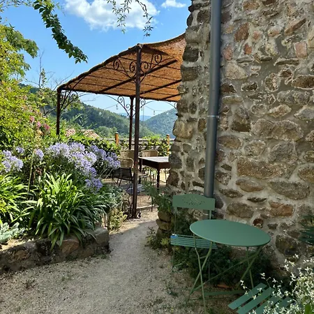 Et Piscine Au Sein De La Bastide De La Breure