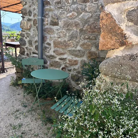 Et Piscine Au Sein De La Bastide De La Breure *
